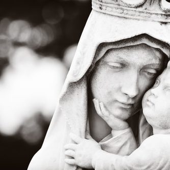 Monochromatic,Image,Of,The,Virgin,Mary,Carrying,The,Baby,Jesus